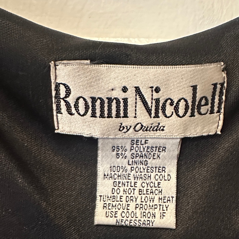 Label on women's top